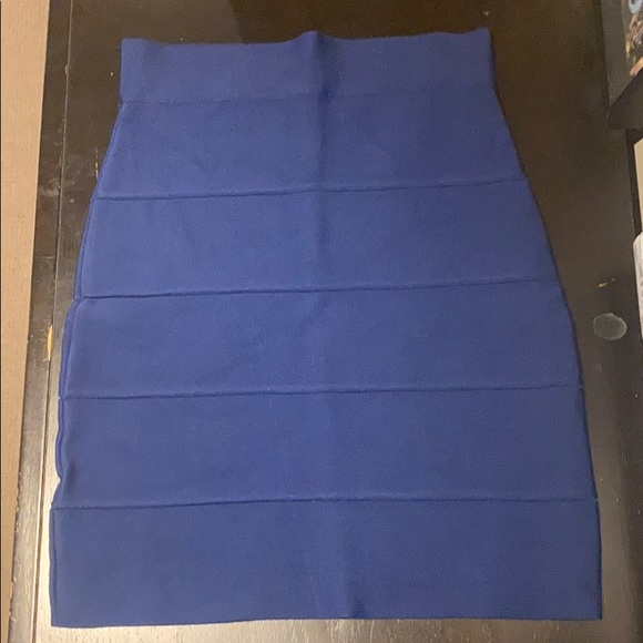 Bcbg bandeau skirt - size small - fits size 2-4 - Picture 1 of 3